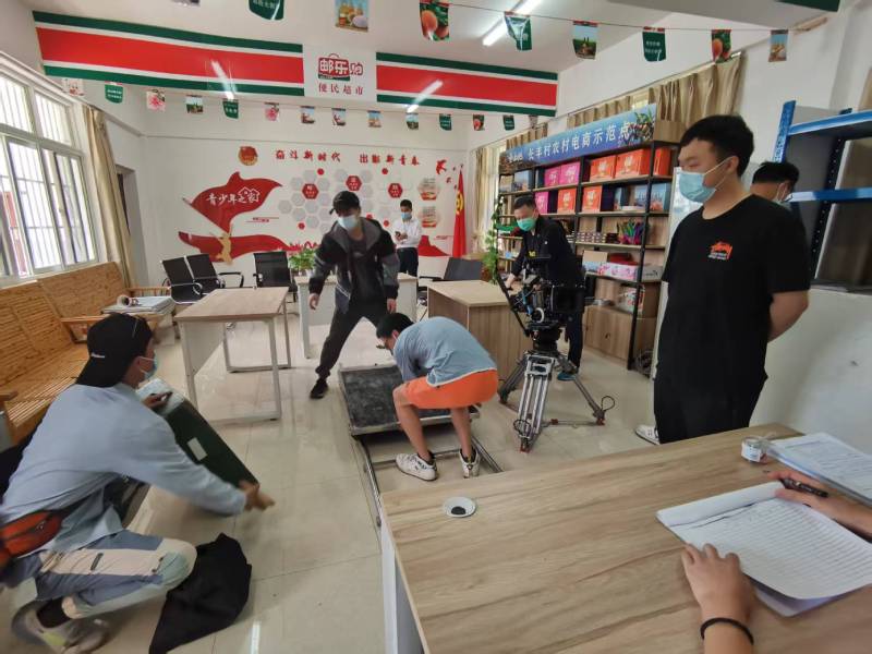 源城区广告片拍摄公司：极简主义践行者，少即是多的视觉哲学